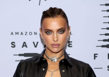 „არა ომს… ვლოცულობ მშვიდობისთვის” – რუსი მოდელი ირინა შეიკი საზოგადოებას უკრაინის დახმარებისკენ მოუწოდებს