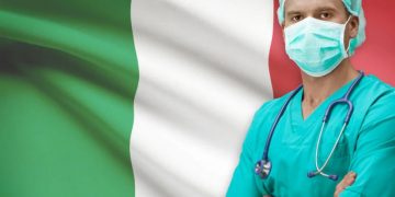 იტალიამ უკრაინიდან დევნილი ექიმებისთვის სამუშაო ადგილები დაუშვა