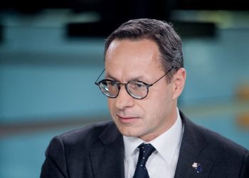 “თუ გინდათ სარგებელი მიიღოთ უკრაინელების სისხლისგან, თქვენი ნებაა, უბრალოდ შემდეგ არავინ გცემთ პატივს, ჩინელი და რუსი დიქტატორების გარდა” – პავილიონი