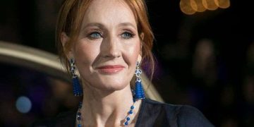 ჯოან როულინგი უკრაინის ობოლთა თავშესაფრებში დარჩენილ 100 000 ბავშვს დაეხმარება