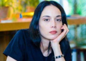 „როცა გარდაიცვალა, მისი ფეხსაცმელებით დავდიოდი“ – რას ჰყვება ნანკა კალატოზიშვილი აფხაზეთის ომში გმირულად დაღუპულ მამაზე