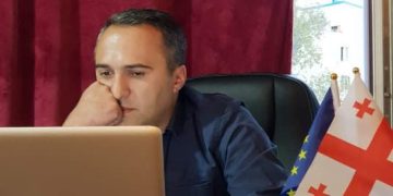 “დილიდან აგინებენ ადამიანს, რომელმაც უკრაინის დროშა ჩამოხსნა”- ირაკლი ლატარია