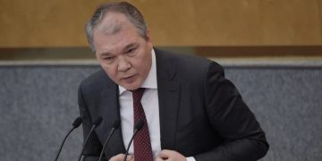 “თუ ვინმემ იტყვის: „რაში გვჭირდება კიდევ ერთი ქვა ყელზე?“ – მე მას იმედს გავუცრუებ!!!”-დსთ-ს სახელმწიფო სათათბიროს კომიტეტის ხელმძღვანელი, ლეონიდ კალაშნიკოვი