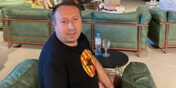„დავდგეთ ყველა ერთად ვაკელებიც და გლდანელებიც, ბოზებიც და მასთან გათანაბრებული პირებიც, საპატრიარქოს შორენაც და მეუფე ზაურიც!“ – დათო ლიკლიკაძე