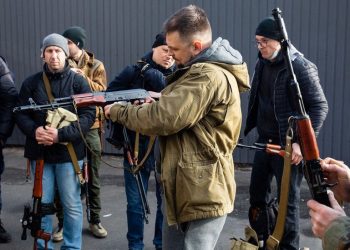 უკრაინაში ჩასულ უცხოელ მოხალისეებს მოქალაქეობის მიღება შეეძლებათ