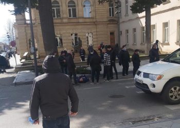 ქუთაისში მამაკაცს ხე დაეცა