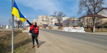 “ვისაც მართლა დახმარება გინდათ, ნუ ყიდულობთ ლურჯ-ყვითელ ჰუდებს” – ნიკოლოზ წულუკიძე