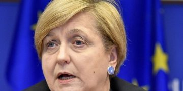 სააკაშვილის პროცესისა და ივანიშვილისთვის სანქციების დაწესების თაობაზე ანა ფოტიგა ბორელს კითხვებს უსვამს