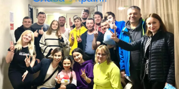 “ჩვენ მათ გვერდზე ვართ და არ მივატოვებთ განსაცდელში!” – თბილისში მყოფ უკრაინელ ტურისტებს პროკურატურის თანამშრომლები სტუმრობდნენ