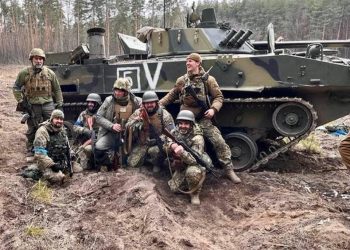უკრაინაში მებრძოლი ქართველები რუსი ოკუპანტებისთვის წართმეულ BMD-4-თან – ფოტო