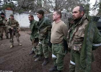 პუტინმა სასიკვდილოდ გაგვწირა, დადექით აქციაზე, აქ კლავენ ბავშვებს – რუსი ჯარისკაცები მიმართვებს ავრცელებენ