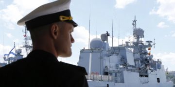 “რას ამბობთ, სრული პიზ**ცია. ნუ უყურებთ და ნუ ენდობით ტელევიზიებს, 10 ათასი რუსი ჯარისკაცია დაღუპული უკვე” – გადასცემს რაციაში რუსული ფლოტის მეზღვაური