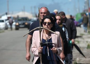 „განსაკუთრებულად გაუგებარი და პრიმიტიული ხალხისთვის ვდებ ამ ფარისევლურ ფოტოს“ – ბაჩანა შენგელია