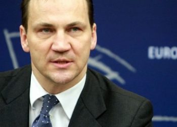 ყველა რუსს, ვინც ომიდან წამოვა, €3000 და 3-წლიანი მუშაობის ნებართვა შევთავაზოთ – ევროპარლამენტარის ინიციატივა