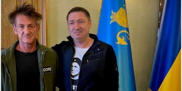 შონ პენი უკრაინელი ლტოლვილების დასახმარებლად ლვოვში ჩავიდა