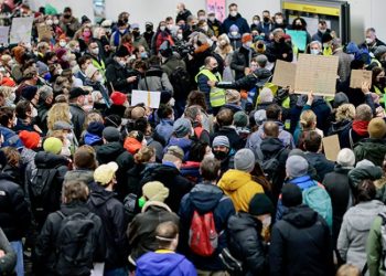 ომის დაწყებიდან 7 დღეში უკრაინა მილიონმა ლტოლვილმა დატოვა