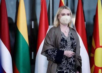 ჩეხეთის თავდაცვის მინისტრი: ძალიან სამწუხაროა, რომ იაფი რუსული ნავთობი უნგრელი პოლიტიკოსებისთვის ახლა უკრაინულ სისხლზე მნიშვნელოვანია