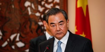 “რუსეთ-ჩინეთის ურთიერთობები ქვასავით მტკიცეა” – ჩინეთის საგარეო საქმეთა მინისტრი