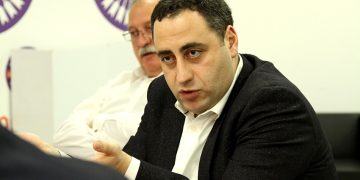 “რას უნდა დააკლოთ აქციზის გაუქმების შემთხვევაში ეს დანახარჯები? – თქვენს ფუფუნების საგნებს, თქვენს ხელფასებსა და პრემიებს!!!”-ვაშაძე ღარიბაშვილს