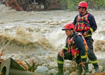 17 წლის ბიჭს ფეხი დაუცურდა და მდინარეში გადავარდა – მამამ შვილის დახმარება ვერ შეძლო, მოზარდს მაშველები ეძებენ