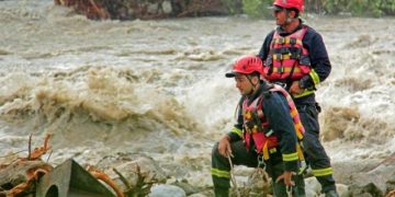 17 წლის ბიჭს ფეხი დაუცურდა და მდინარეში გადავარდა – მამამ შვილის დახმარება ვერ შეძლო, მოზარდს მაშველები ეძებენ