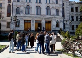 სტუდენტების ნაწილი თბილისში ბინის დაქირავებას ვერ ახერხებს და სწავლის ონლაინ რეჟიმში გაგრძელებას ითხოვს