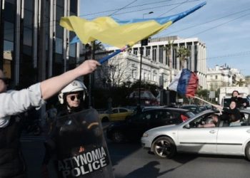 საბერძნეთის პოლიციამ, რუსეთის მხარდამჭერ ავტოკოლონაზე თავდასხმისთვის ორი ქართველი დააკავა