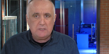 “ლელო” უნდა მორჩეს ამ ვითომ პარლამენტარობანას თამაშს და თავისი თავის “გაპრავების” მცდელობას” – ბობოხიძე