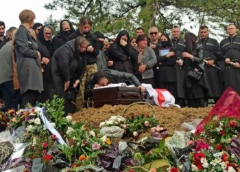 უკრაინაში გმირულად დაღუპული დავით გობეჯიშვილი ტყიბულში სამხედრო პატივით დაკრძალეს
