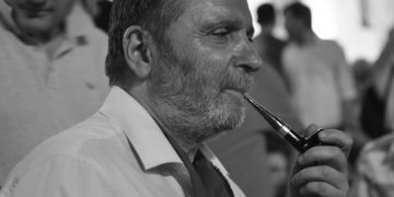„მე არაფერი მაკავშირებს იმათთან, ვინც ქართულად მეტყველებს, მაგრამ, ამ ყველაფრის ფონზე, ისევ ოცნებას აძლევს ხმას“ – დავით დარჩიაშვილი
