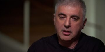 რუსმა ოლიგარქმა, უკრაინაში მიმდინარე მოვლენების გამო, რუსეთის მოქალაქეობაზე უარი თქვა