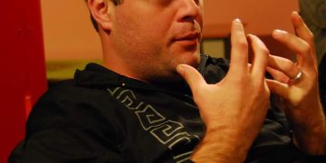 “თუ რამე – გააკოტრებენ, გაამათხოვრებენ და იქნებ “გმირულად” მოკლან კიდეც “რუსული ბომბით”) – ბაკურ სვანიძე