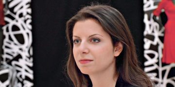 პუტინმა მარგარიტა სიმონიანს დაბადების დღეზე გენერალ-ლეიტენანტის წოდება მიანიჭა