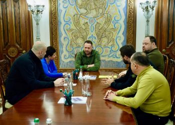 ნიკა მელია ერმაკს, არახამიას და სტეფანჩუკს შეხვდა