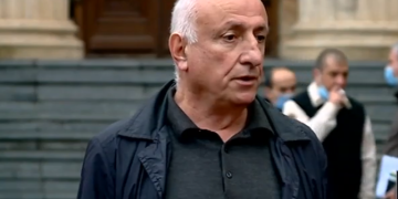 “სა­ა­კაშ­ვი­ლის “ბე­დის ანა­ბა­რა მი­ტო­ვე­ბა დიდი და­ნა­შა­უ­ლია… ნა­ხეთ კაცი ფეხ­ზე ვერ დგას, რა შე­შუ­პე­ბუ­ლი სახე აქვს” – ანზორ მელია