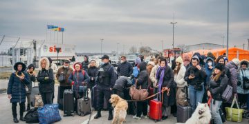 გამოკითხული უკრაინელი ლტოლვილების 89%-ს მიაჩნია, რომ ომს მოიგებენ – Razumkov Center