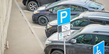 თბილისში 3 წელიწადში საპარკინგე ადგილები 3 000-ით შემცირდა