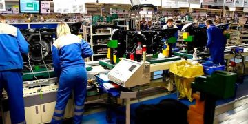 პოლონეთში მომუშავე ქართველებს სამსახურებიდან მასობრივად ათავისუფლებენ