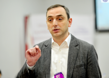 როგორ ხდება სანქციების თავიდან არიდება? შესაძლებელია თუ არა, რომ აღნიშნული ხელისუფლების გარეშე გაკეთდეს? “ –  გიორგი ქადაგიძე განმარტავს, როგორ ხდება სანქციების თავიდან არიდება