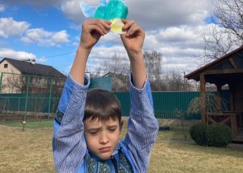 “ოკუპანტები არასრულწლოვან უკრაინელ ბავშვებს იყენებენ ჩვენი ჯარების განლაგების ადგილების დასაზვერავად” – არტიომ დეხტიარენკო