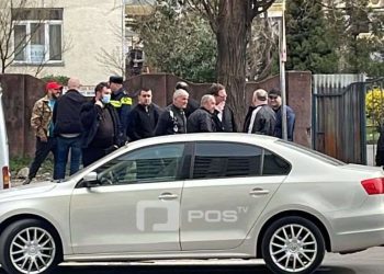 ბათუმის 58-ე საარჩევნო უბანთან, საპატრულო პოლიციამ „ნაციონალური მოძრაობის“ მომხრეებს გაფრთხილება მისცა