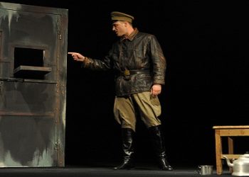 გრიბოედოვის თეატრის მსახიობის პროტესტი რუსეთის დანაშაულებებს უკრაინაში – ვიდეო