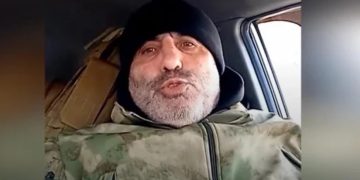 ” ერთი ორი პოლიტიკოსი აქ რომ ჩამომიხვედით, თოხი და ბარივით რომ გიჭირავთ ეგ ავტომატი” – ვანო ნადირაძე