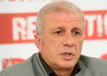 “ქალბატონებო და ბატონებო, თავისუფლების მოყვარული კავკასიელების სახელით, მაქვს პატივი გაცნობოთ..” – კონფედერაციის თავმჯდომარე ზაალ კასრელიშვილი