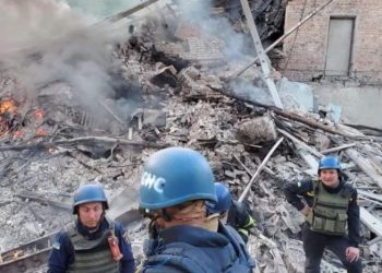 რუსმა ოკუპანტებმა უკრაინაში სკოლა დაბომბეს – დაღუპულია, სულ მცირე, 60 ადამიანი