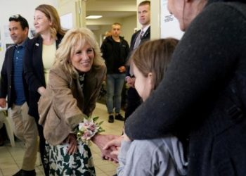 აშშ-ის პირველი ლედი ჯილ ბაიდენი უკრაინაში ჩავიდა და ელენა ზელენსკას შეხვდა