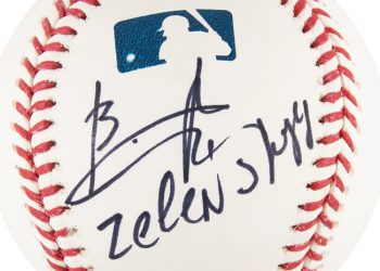 ზელენსკის მიერ ხელმოწერილი ბეისბოლის ბურთი აუქციონზე 50 000 დოლარად გაიყიდა