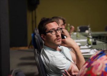 ბორკილებდადებულ გიორგის 3 პოლიციელი ურტყამდა სახეში! – პოლიციამ დაკავებული გიორგი მჟავანაძე სცემა