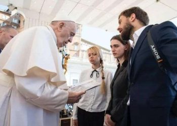 „აზოვის“ მებრძოლების ცოლები რომის პაპს შეხვდნენ