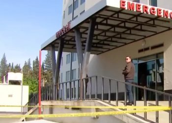 კლინიკა „ვივამედთან“, სადაც სააკაშვილი უნდა გადაიყვანონ, ტერიტორია ყვითელი ლენტით შემოსაზღვრეს